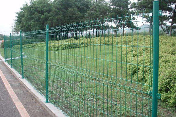 公路護(hù)欄網(wǎng)